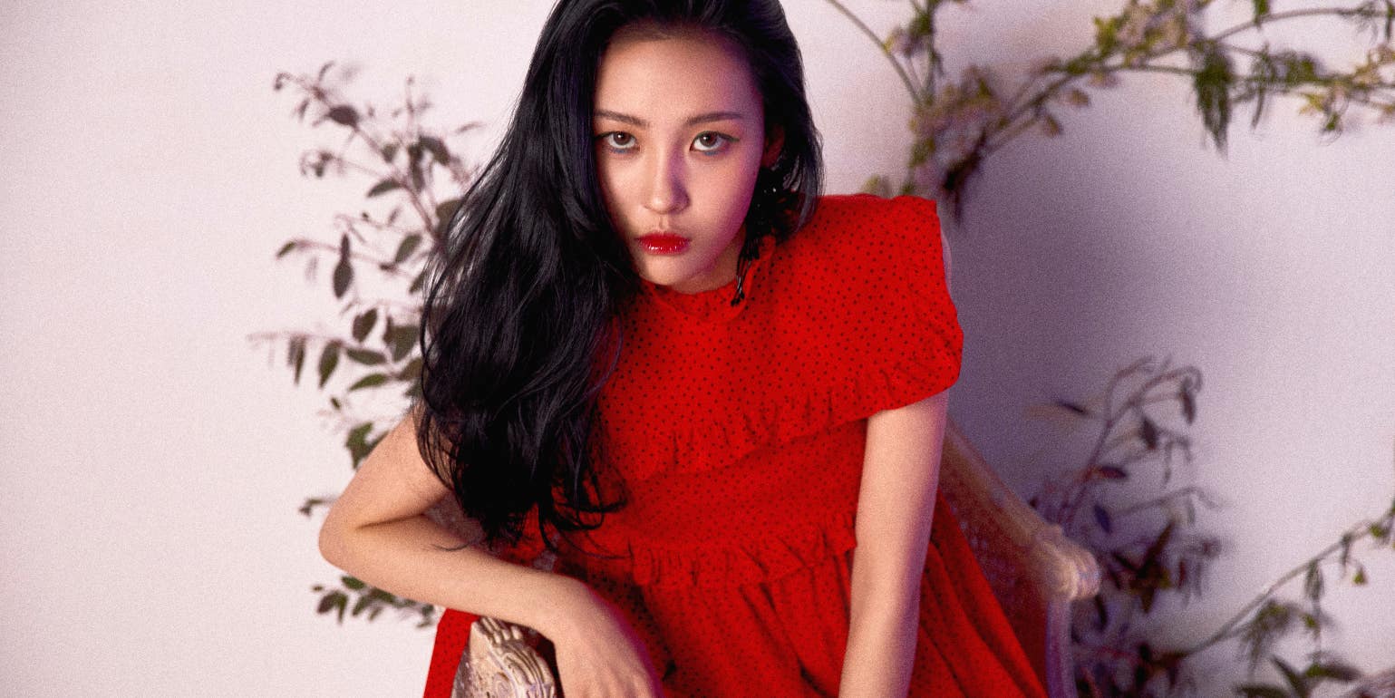 V Live Sunmi the 1st world tour warning , venue: v live