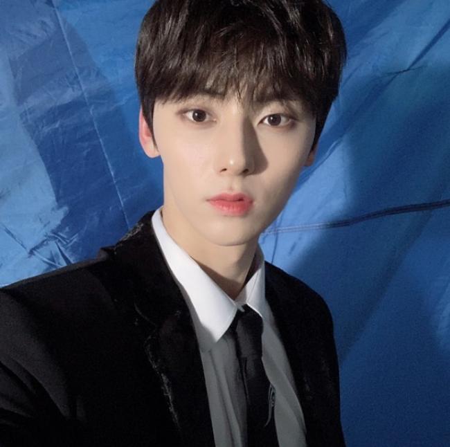 Hwang minhyun tzuyu Hwang minhyun tzuyu