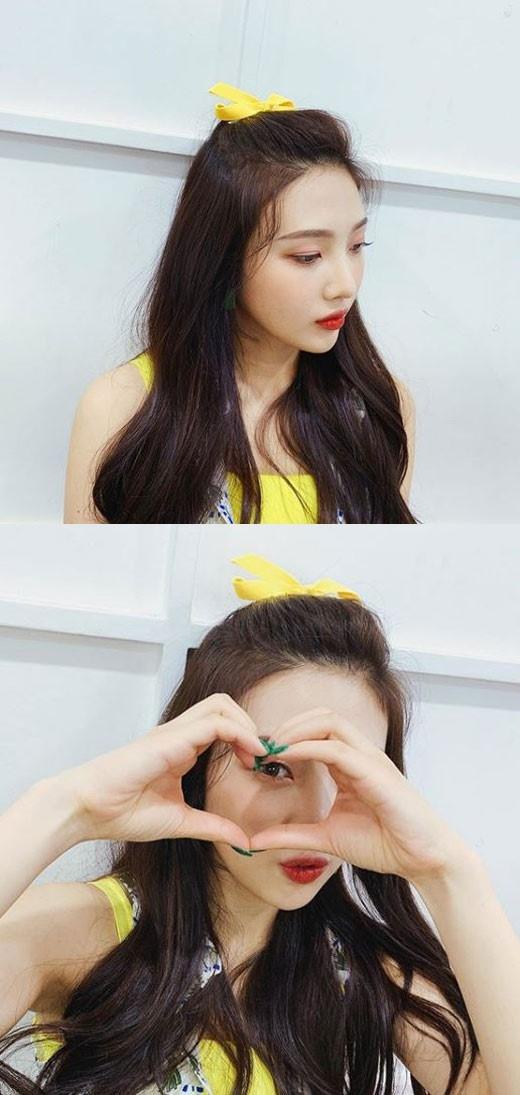 Red Velvet ジョイ 愛嬌たっぷりのセルフショットを公開 キュートなハートポーズ