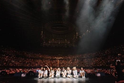 Watch: Mina Joins TWICE For 1st 9-Member Performance Of “Feel Special” At  Japanese Concert