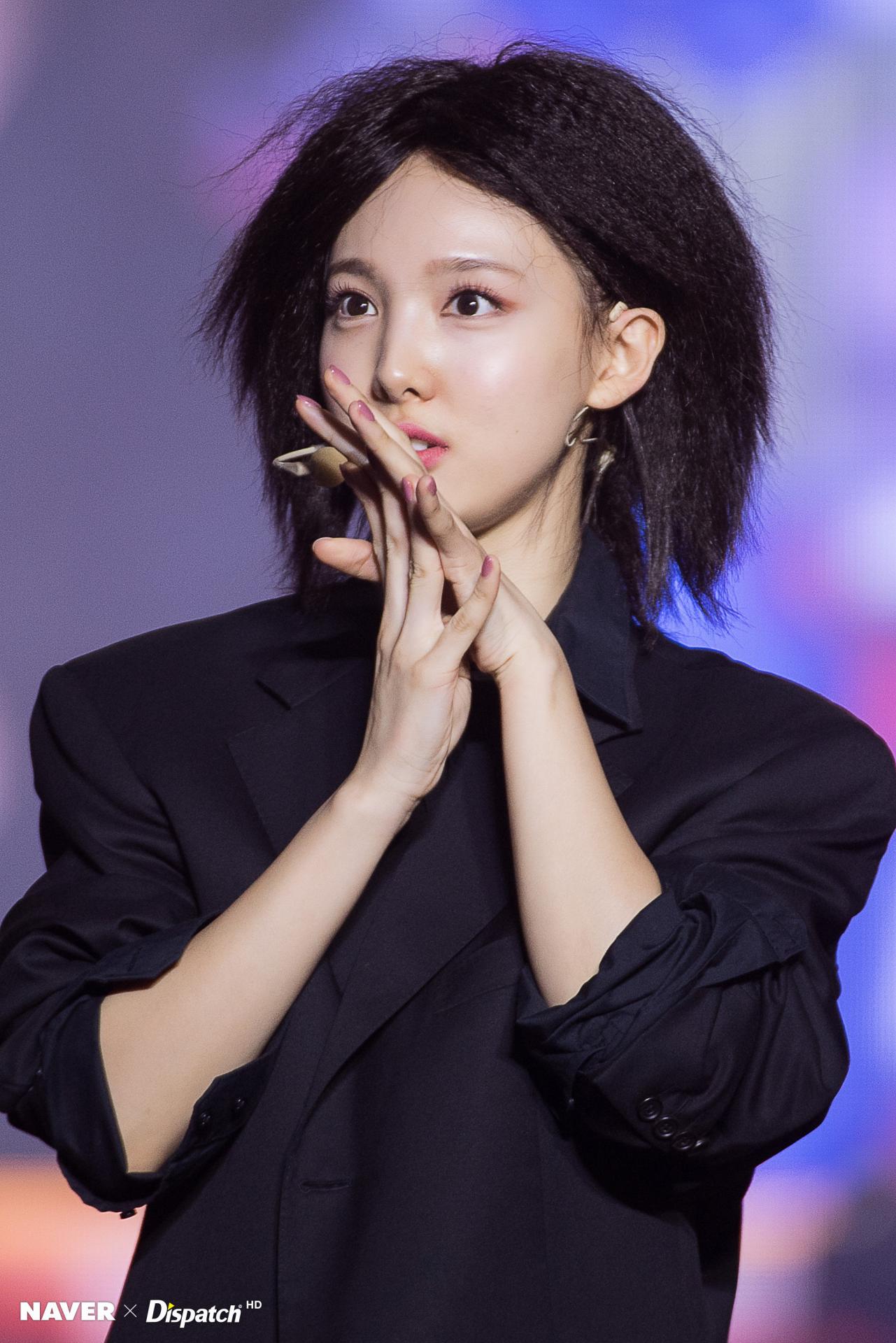 v live