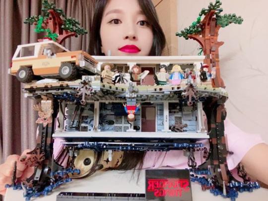 v live