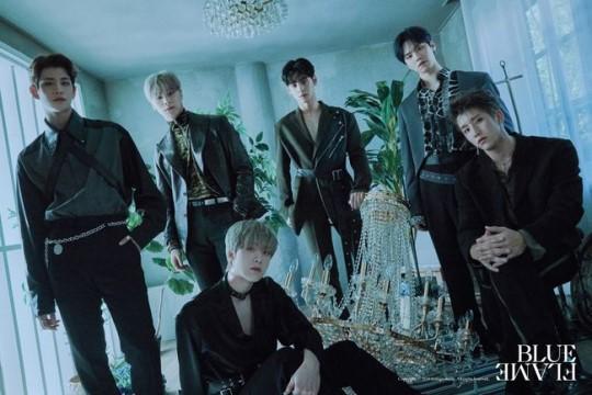 V Live Light a blue flame nege dallyeoga running running naye modeun geol ssoda falling falling neoege nal deonjyeo like blue flame. v live