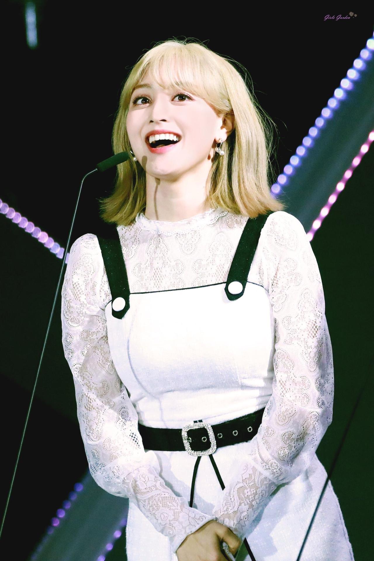 v live