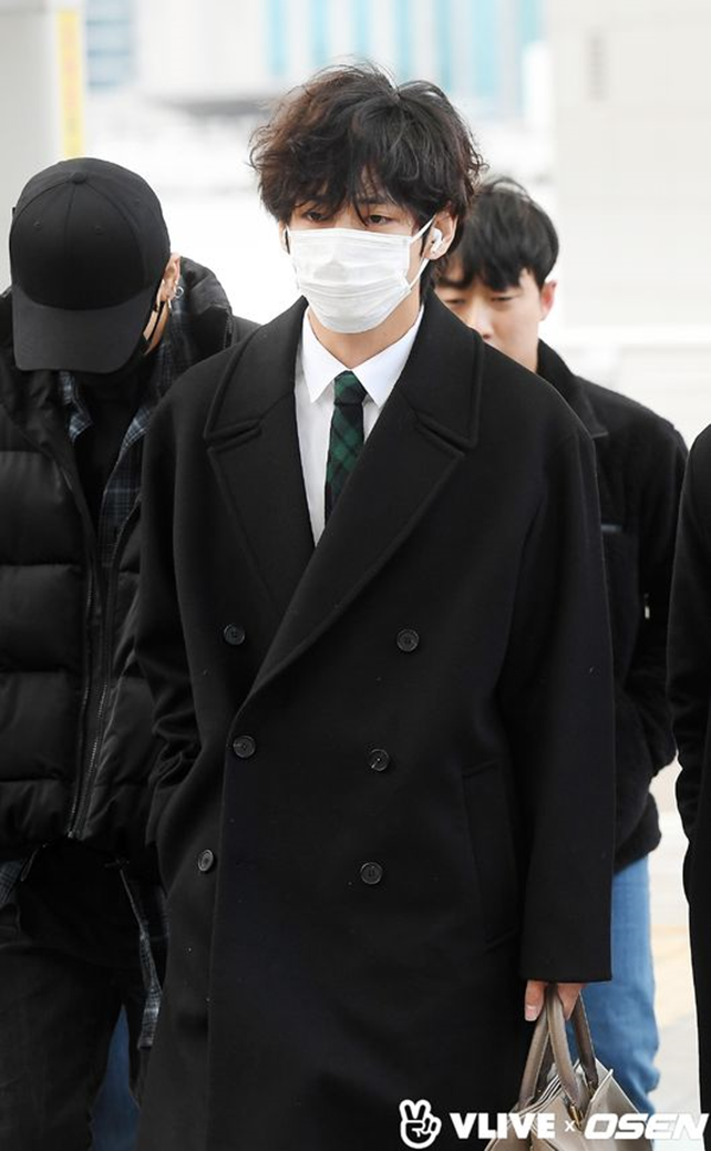 bts v long black coat