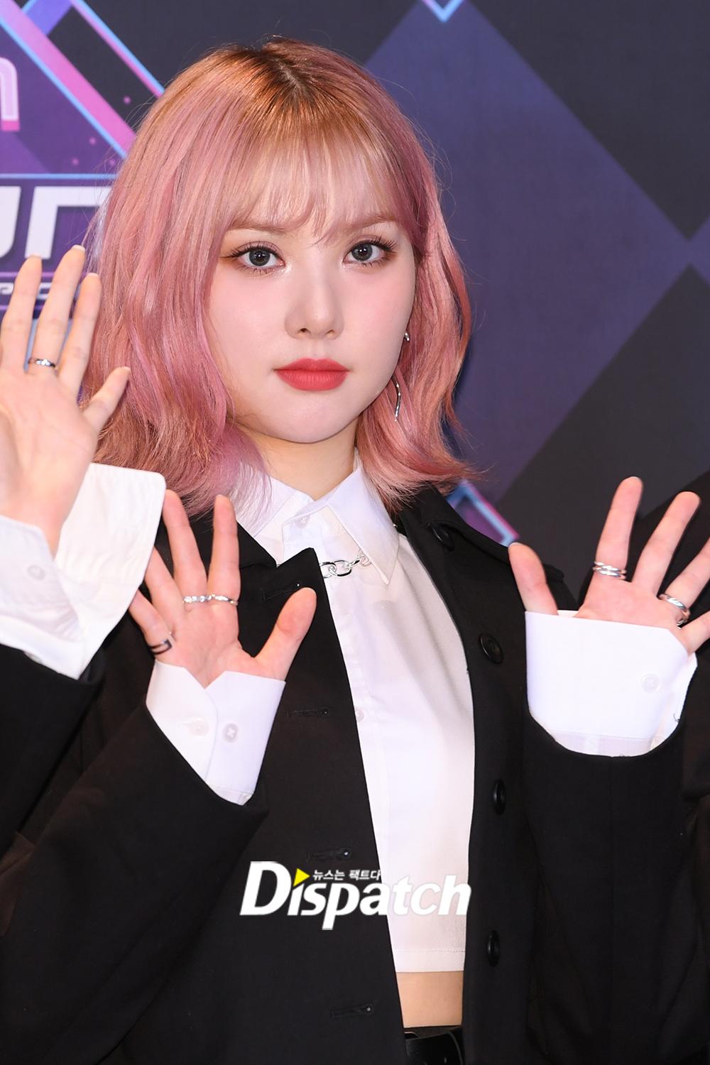Eunha Gfriend Stands Out With Pink Hair