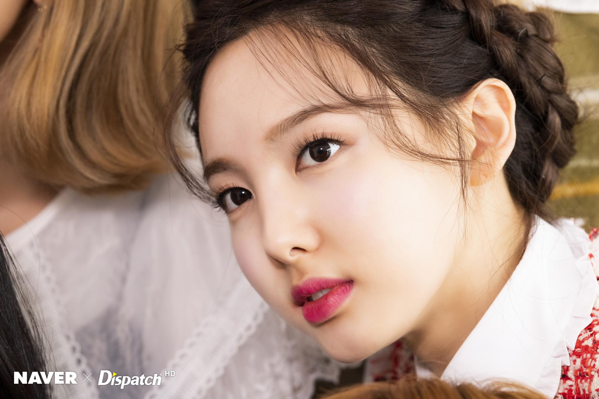 v live