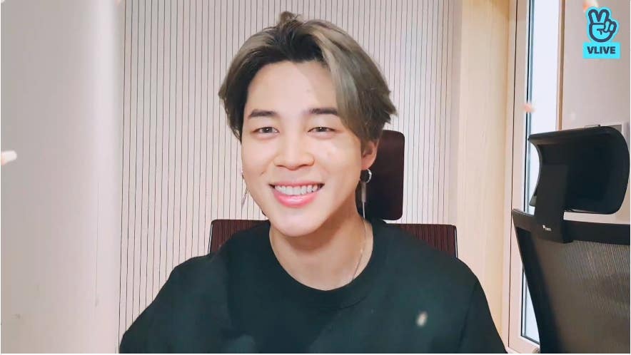 V Report Bts S Jimin Says Hello