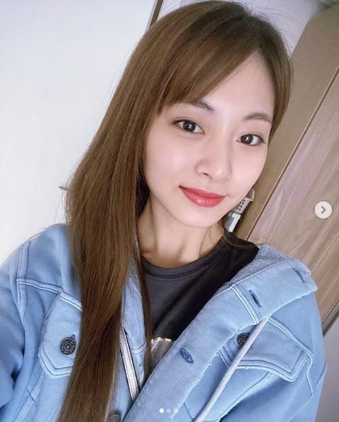 v live