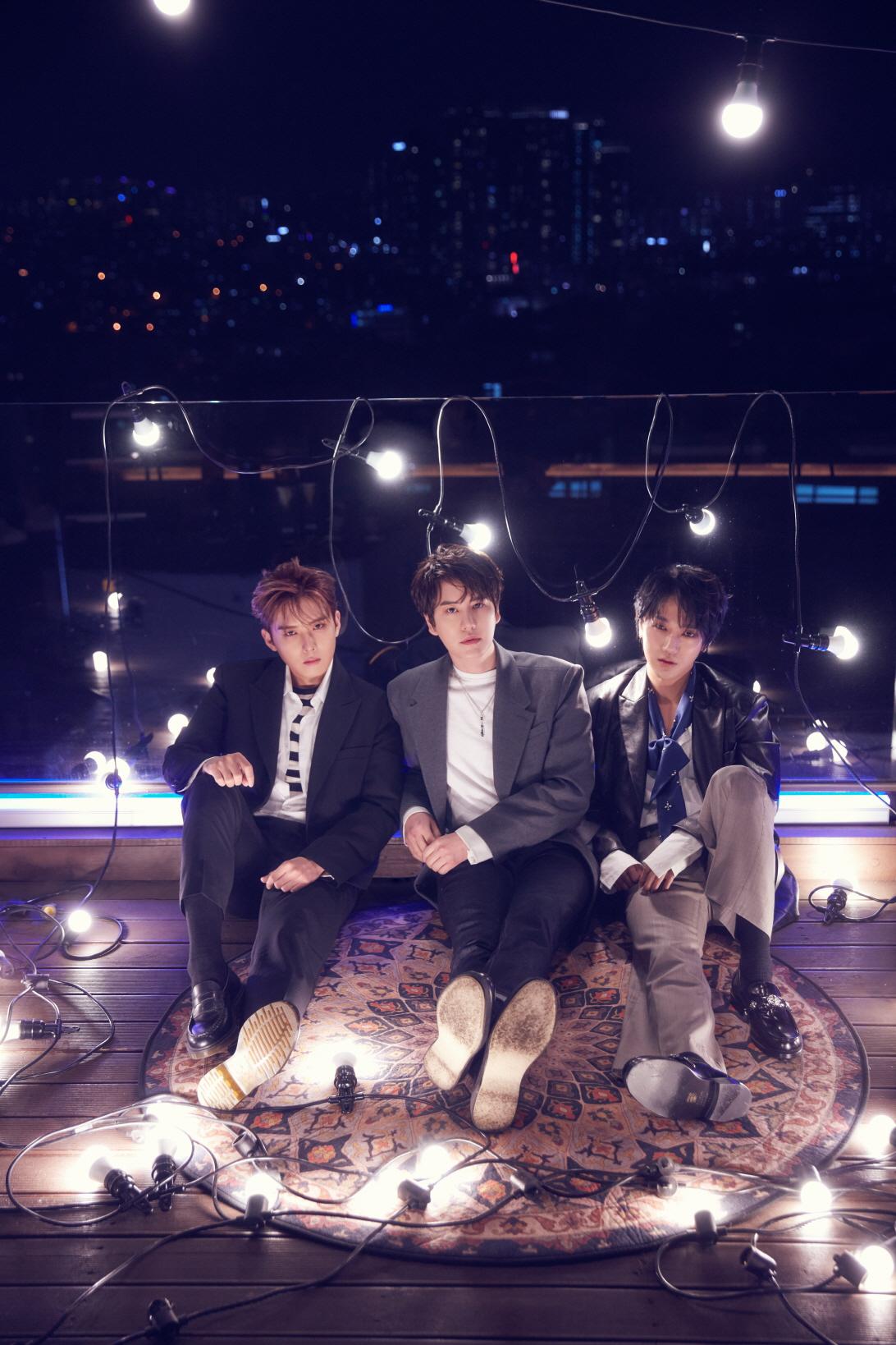Super Junior K R Y And Monsta X To Become Closing Artists For